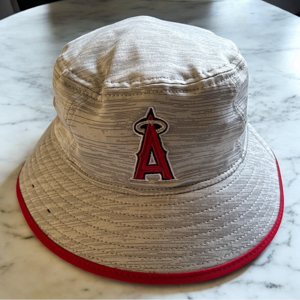 Nwe Era Anaheim Angels Bucket Hat with Red Trim